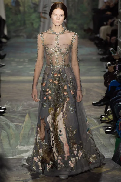 Look 3